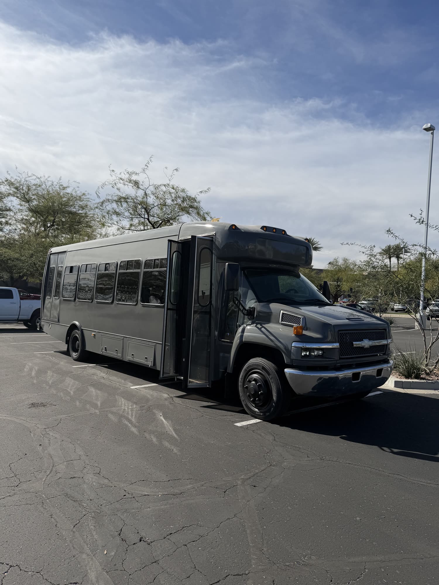 Executive Mini Coach (29 Pax) exterior, a private group shuttle from Phoenix Sky Harbor